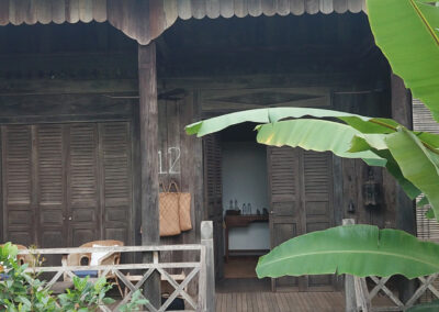 Exterior porch at house Dop Pi, Sala Lodges